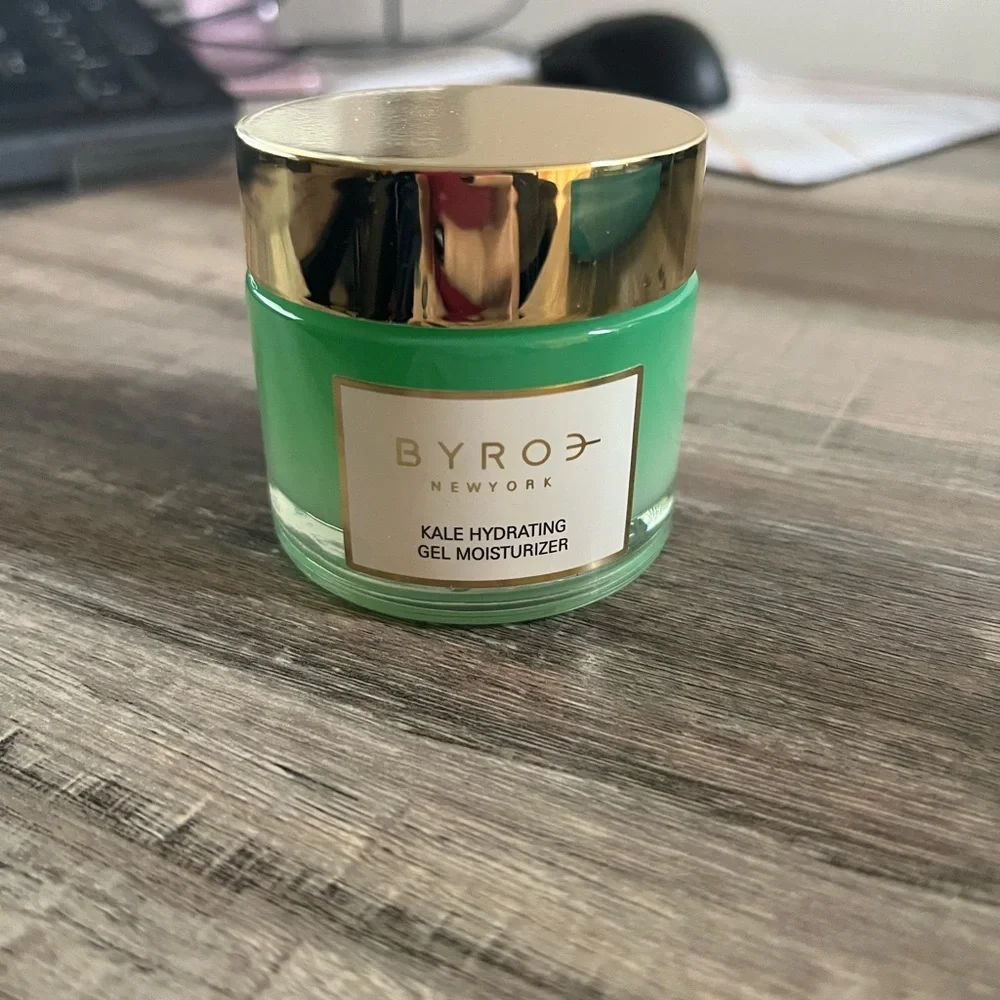 Kale Hydrating Moisturizer - Picture 7 of 9